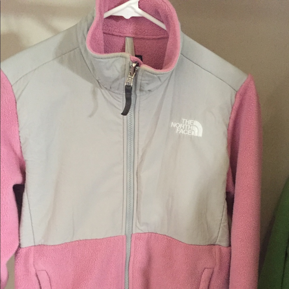 Girls NORTHFACE FLEECE JACKET. Size LG